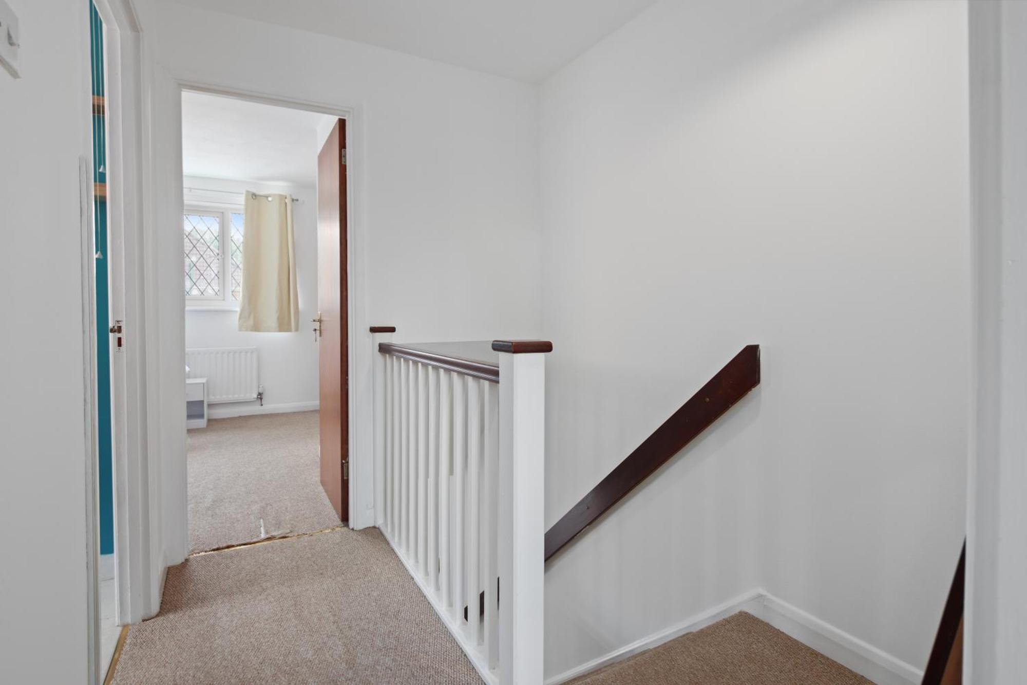 Luxurious 2-Bedroom Haven In Vibrant Robinhood: Ideal For Business Or Leisure Stay Nottingham Exteriör bild